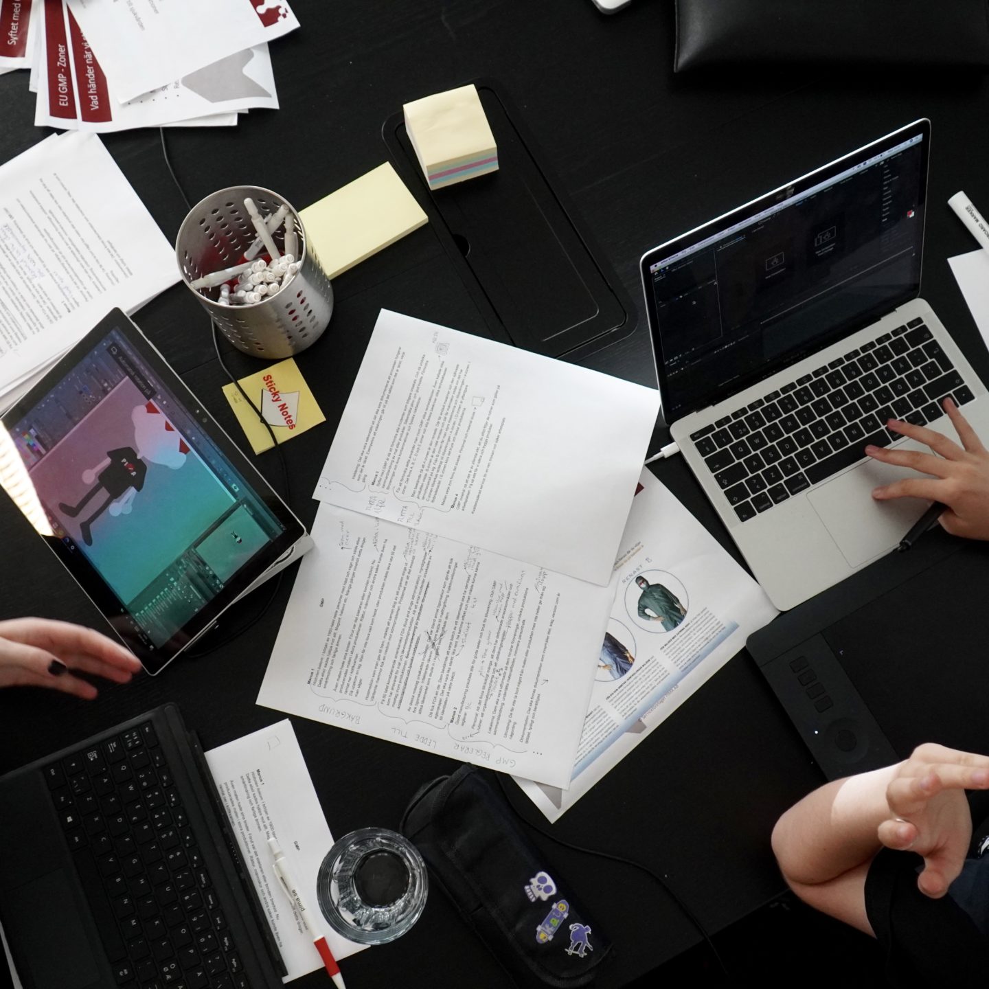 arbetet bakom utbildningsplattformen