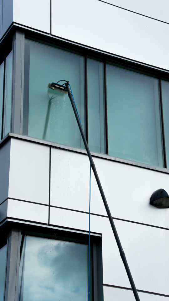 fönster- och fasadtvätt med ultrarent vatten