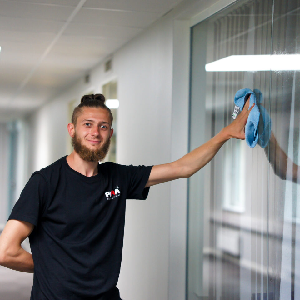 Våra grymma lokalvårdare städar och gör rent.