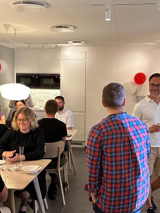 PIMA firar 45 år med tårta