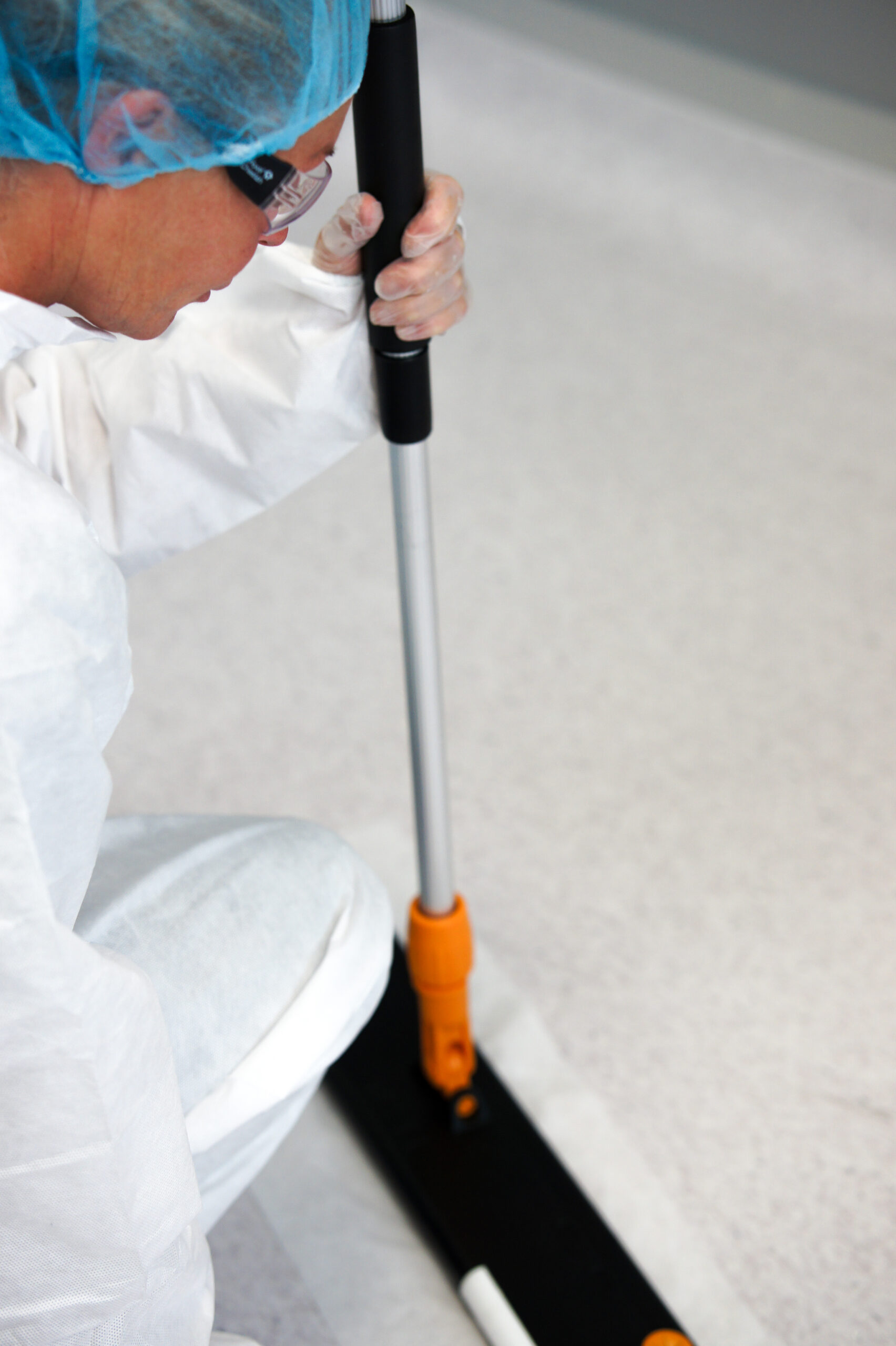 laboratoriestädning - golv